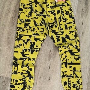 YITTY Adult Leggings in Black and Yellow
